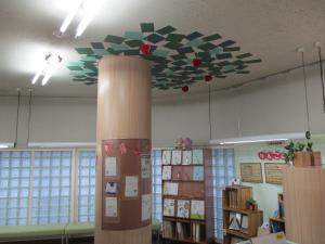 上尾市図書館りんごの棚３