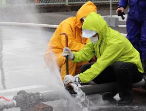 サドル付分水栓による応急漏水修繕①