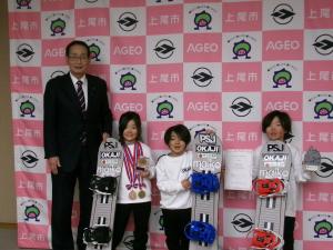 畠山市長、里見果耶選手、里見多哉選手、里見駿選手