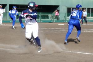 ベースを踏む瞬間