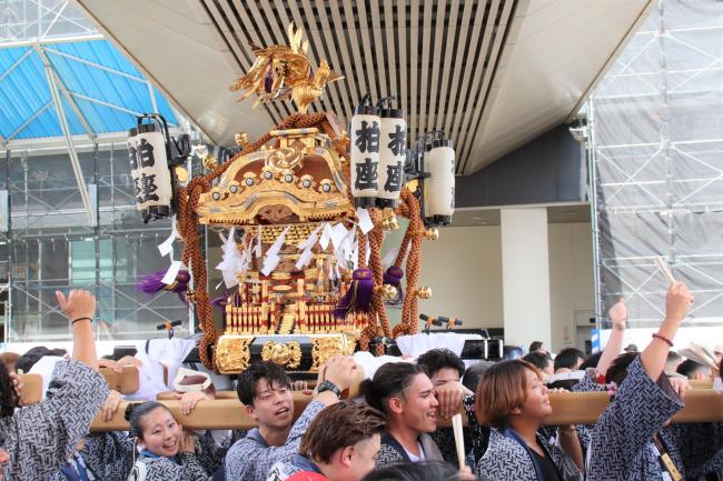 柏座の神輿