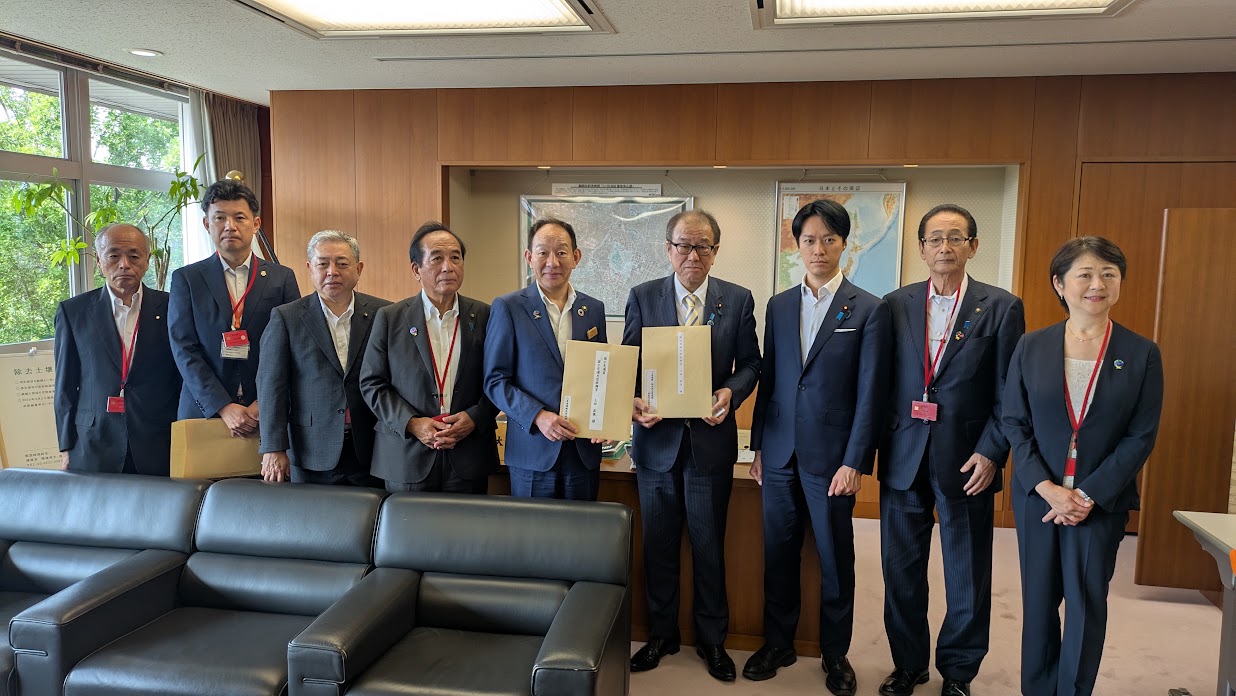 上田　英俊