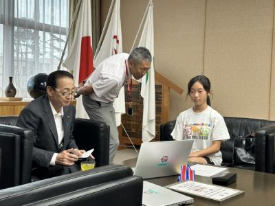 大会の様子をPCで見る