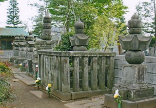 西尾家累代の墓の写真