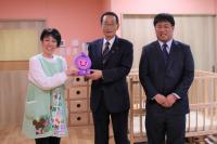 保育施設の職員と市長
