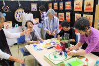 折り紙を楽しむ
