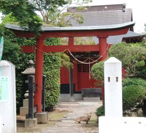 旧下平塚村の稲荷社
