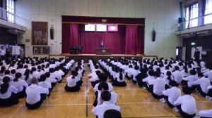 全校朝会の様子01