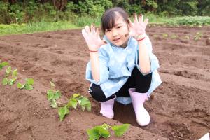 植え付けが無事に終わった参加者