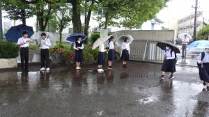 あいさつ運動の様子