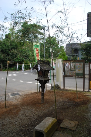 箕の木の大山灯籠