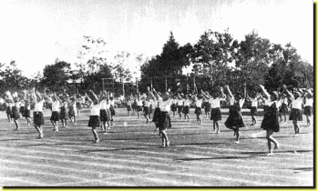 昭和31年ごろ　運動会　－学校給食開始－