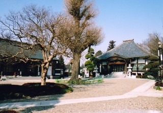 東栄寺境内の写真